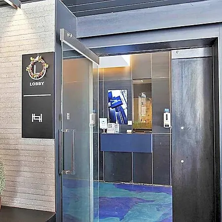 Hotel H