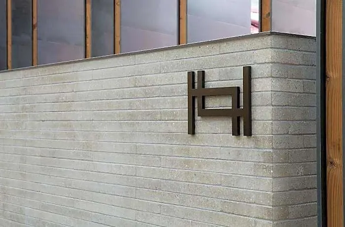 H 2*